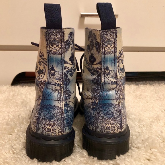 Dr. Martens Willow Cristal Suede - Picture 4 of 8